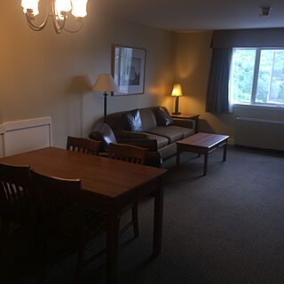 Grand Summit Resort Hotel - Mt. Snow — Sample unit living area