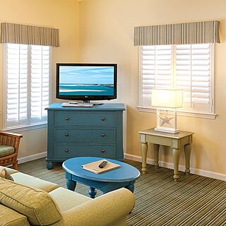 Wyndham Beach Street Cottages — Living Area