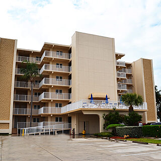 Island Towers — Exterior