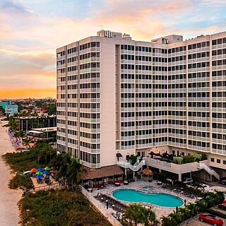 DiamondHead Beach Resort — Exterior