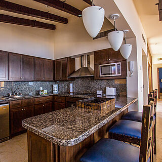 Montecristo Estates by Pueblo Bonito — Sample Kitchen & Breakfast Bar