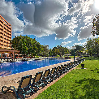 Royal Dom Pedro Vilamoura Resort — Pool Area