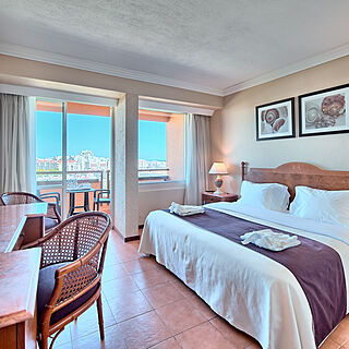 Royal Dom Pedro Vilamoura Resort — Bedroom