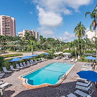 Marco Beach Vacation Suites — Pool