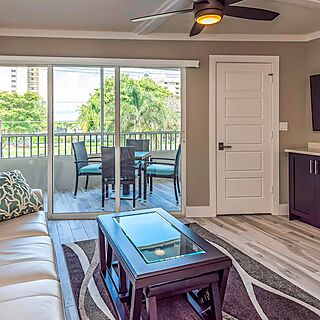 Marco Beach Vacation Suites — Living Area
