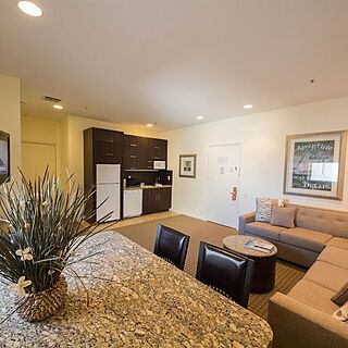 Crystal Beach Suites Hotel — Living Area