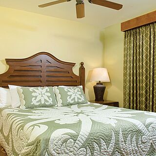 Club Wyndham Kona Hawaiian Resort — Sample master bedroom