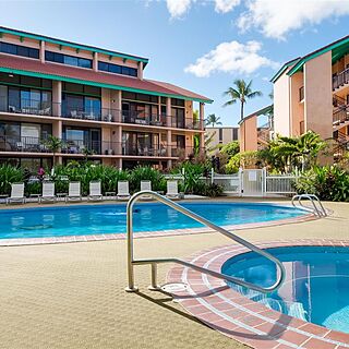 Maui Schooner — Pool