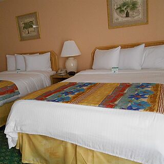 ESJ Towers &mdash; Queen Beds