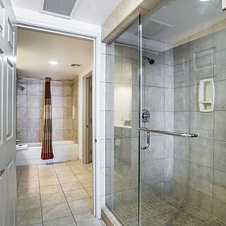 Bluegreen Club 36 — One-bedroom deluxe bathroom; Two-bedroom combined includes this unit and the other one-bedroom unit.