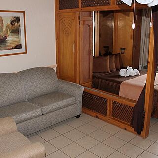 The Maverick — Studio Unit