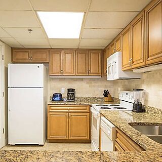 Landmark Holiday Beach Resort &mdash; Kitchen