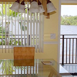 Palm Beach Waterfront Suites — Dining Area