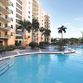Club Wyndham Palm-Aire — Pool