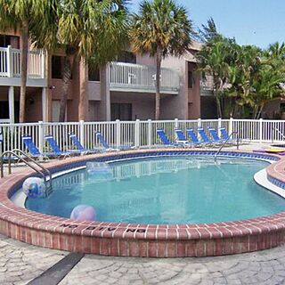Seaside Beach Club — Pool