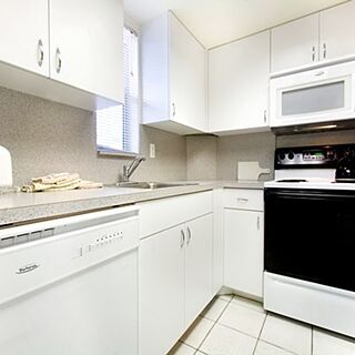 Surf Rider Resort — Kitchen