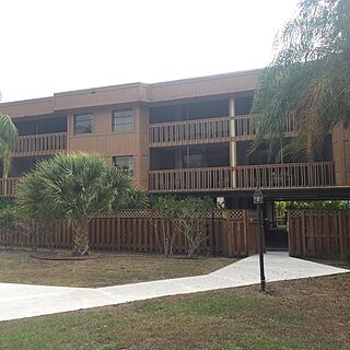 Charlotte Bay Resort & Club — Exterior