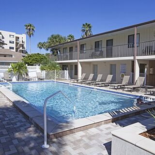 Siesta Sands Beach Resort — Pool