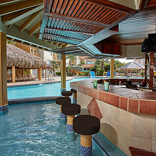 Eagle Aruba Resort — Swim-up Bar