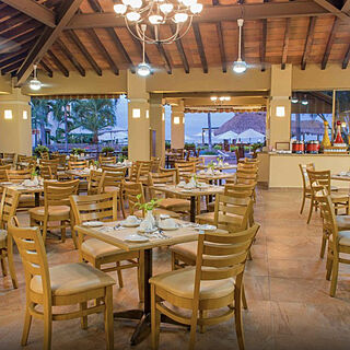 Hotel Plaza Pelicanos Grand Beach Resort &mdash; Restaurant