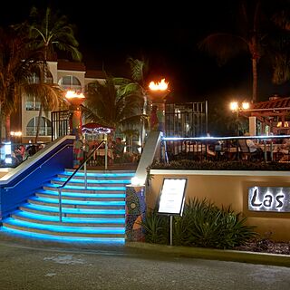 La Cabana Beach Resort — Restaurant