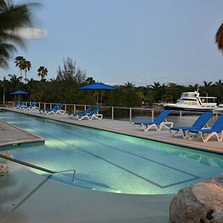 Porto Bello Grand Marina — Pool