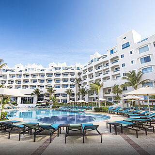 Panama Jack Resorts Cancun — Pool