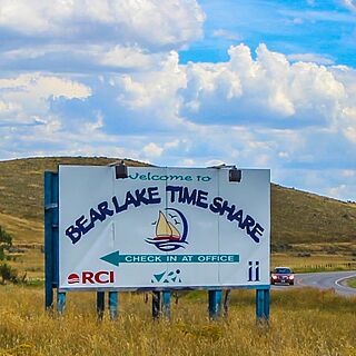 Bear Lake Condominiums — Entrance