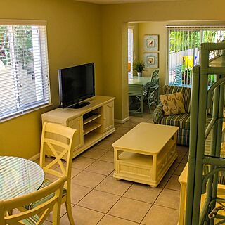 Berkshire Beach Club — Living Area