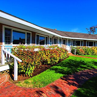 Brant Point Courtyard — Exterior
