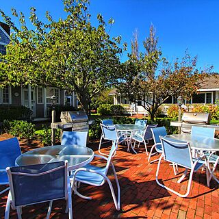 Brant Point Courtyard — Grilling Area