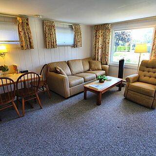 Brant Point Courtyard — Living Area