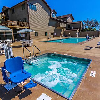 Clover Ridge — Hot Tub