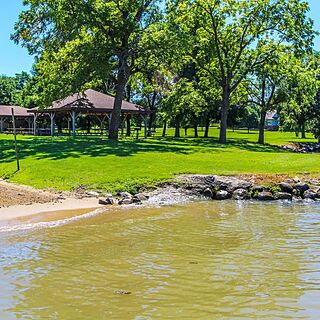 Clover Ridge — Lake