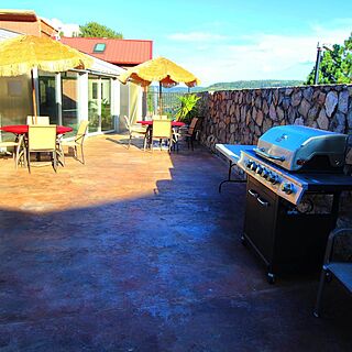 Crown Point Resort — Grilling Area
