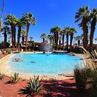 Desert Isle Resort — Grounds