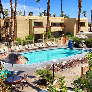 Desert Vacation Villas — Pool