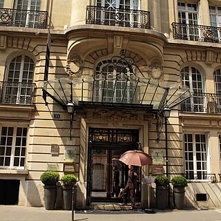 Champs Elysees Plaza