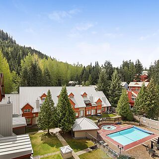 Whiski Jack at the Lake Placid Lodge — Exterior