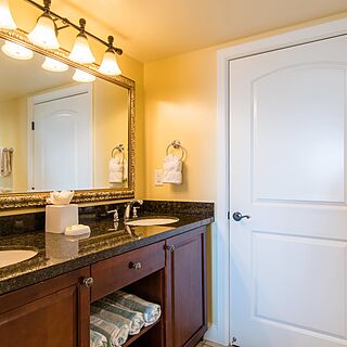 Marriott's Frenchman's Cove — Sample Bathroom