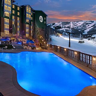 Marriott's MountainSide at Park City — Pool Wirth Loungers