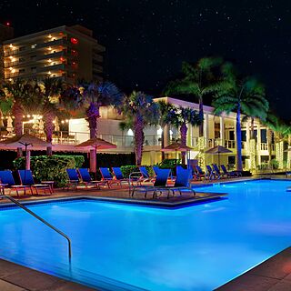Marriott's Crystal Shores — Poolside Nighttime Stargazing