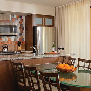 Marriott's Shadow Ridge II - The Enclaves — Sample Kitchen and Dining Area