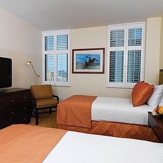Hilton Grand Vacations at Hilton Hawaiian Village — Bedroom