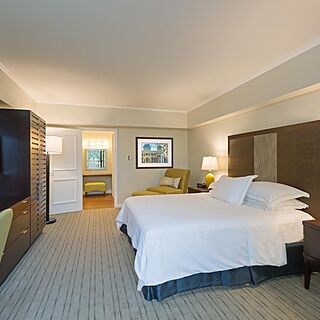 Hilton Grand Vacations at Hilton Hawaiian Village &mdash; Bedroom