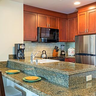 Hilton Grand Vacations at Hilton Hawaiian Village &mdash; Kitchen