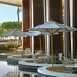 Hilton Grand Vacations at Hilton Hawaiian Village — Restaurant Seating