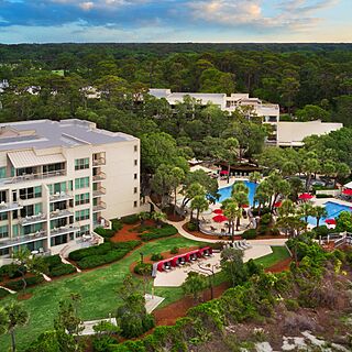 Marriott's Monarch at Sea Pines &mdash; Resort Exterior With Beach and Pool View