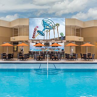 Marriott's Grand Chateau — Pool With Movie Screen