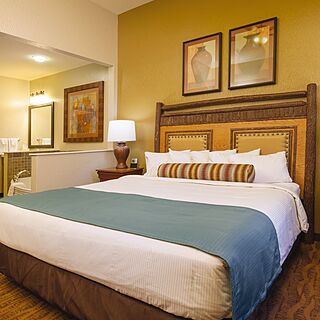 Club Wyndham Glacier Canyon — Sample unit bedroom